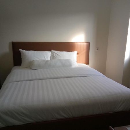 Clean & Comfort Homestay Амбон Экстерьер фото