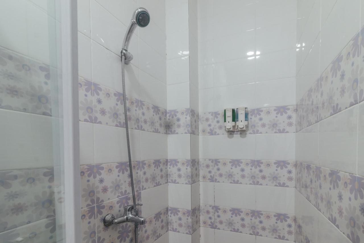 Clean & Comfort Homestay Амбон Экстерьер фото