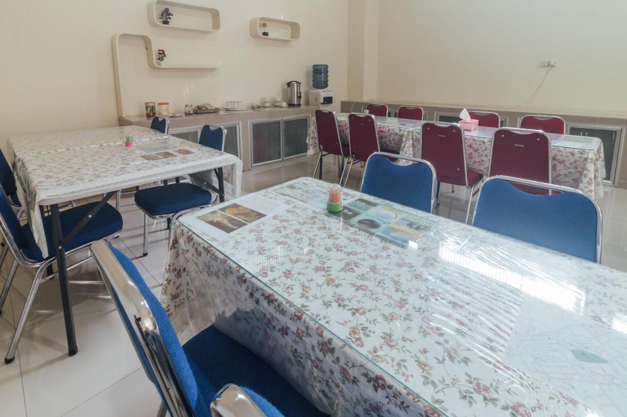 Clean & Comfort Homestay Амбон Экстерьер фото