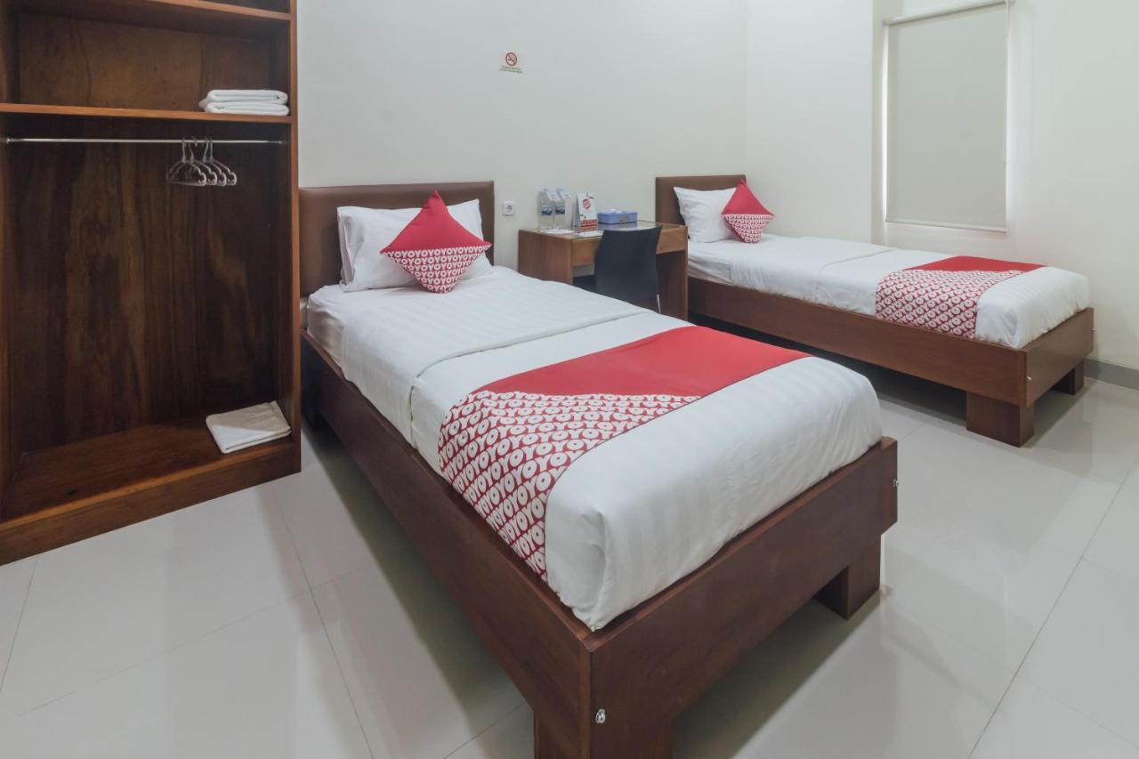 Clean & Comfort Homestay Амбон Экстерьер фото